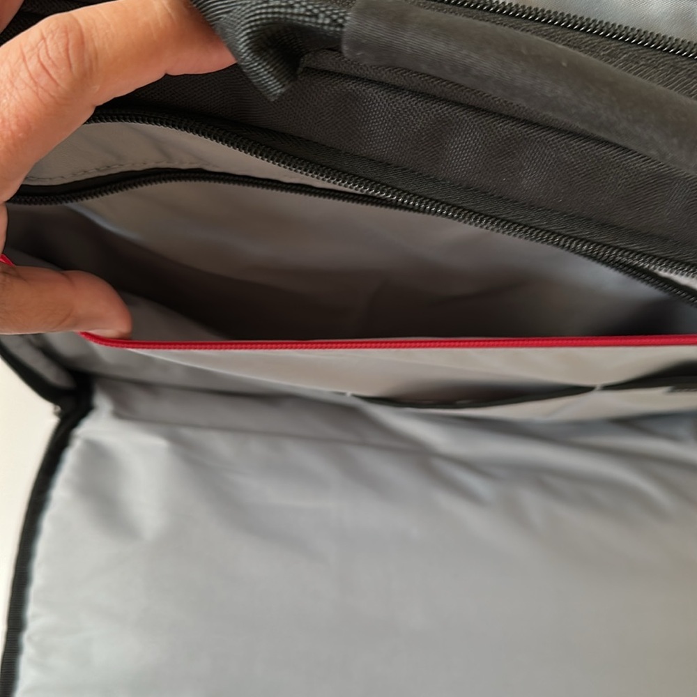 Laptop Case Logic Stylish Black Bag with Shoulder Strap - Picture 17 of 17